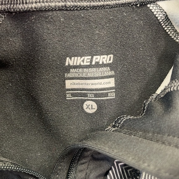 Nike Livestrong Quarter Zip Pullover- Size XL - Picture 7 of 8